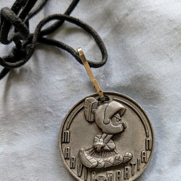 Vintage Marvin the Martian Pewter Pendant Leather Necklaces and Enamel Earrings - Picture 6 of 9